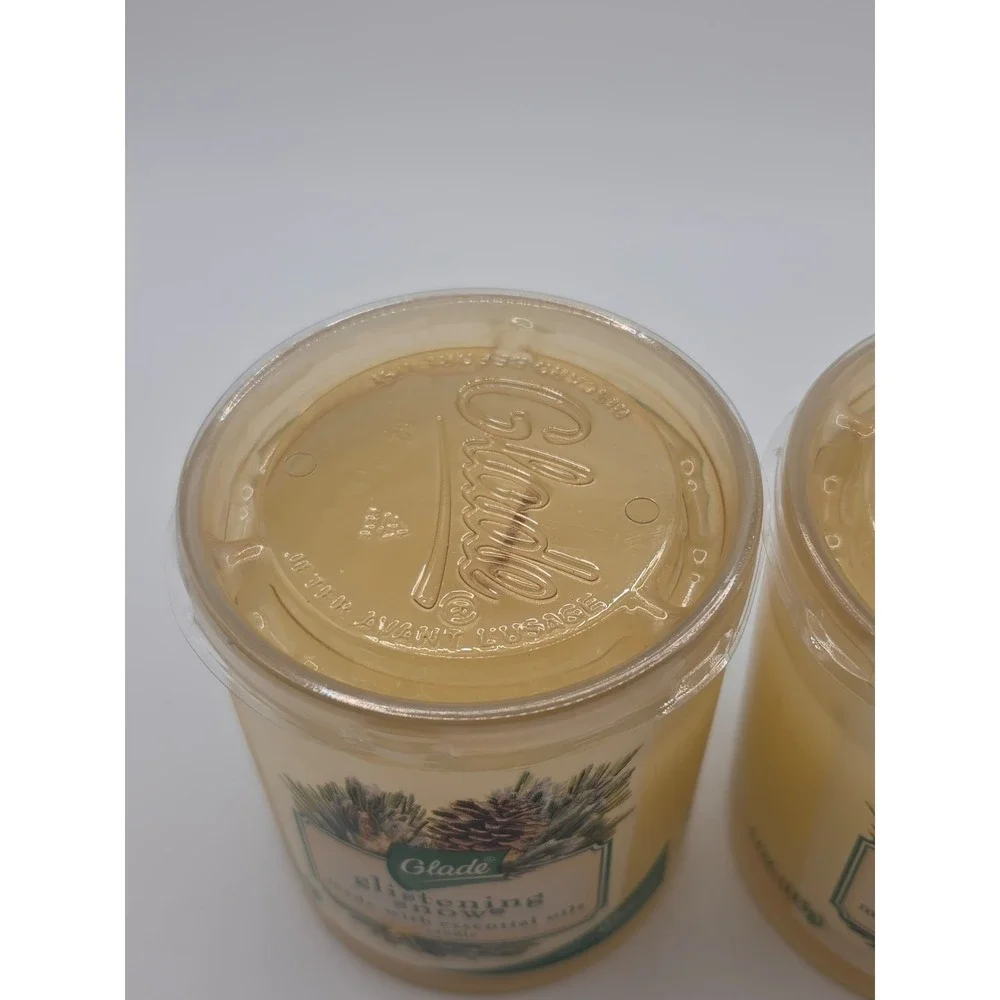 NEW Glade Glistening Snow Scented Candle with Essential Oils (2-Pack) 4oz each